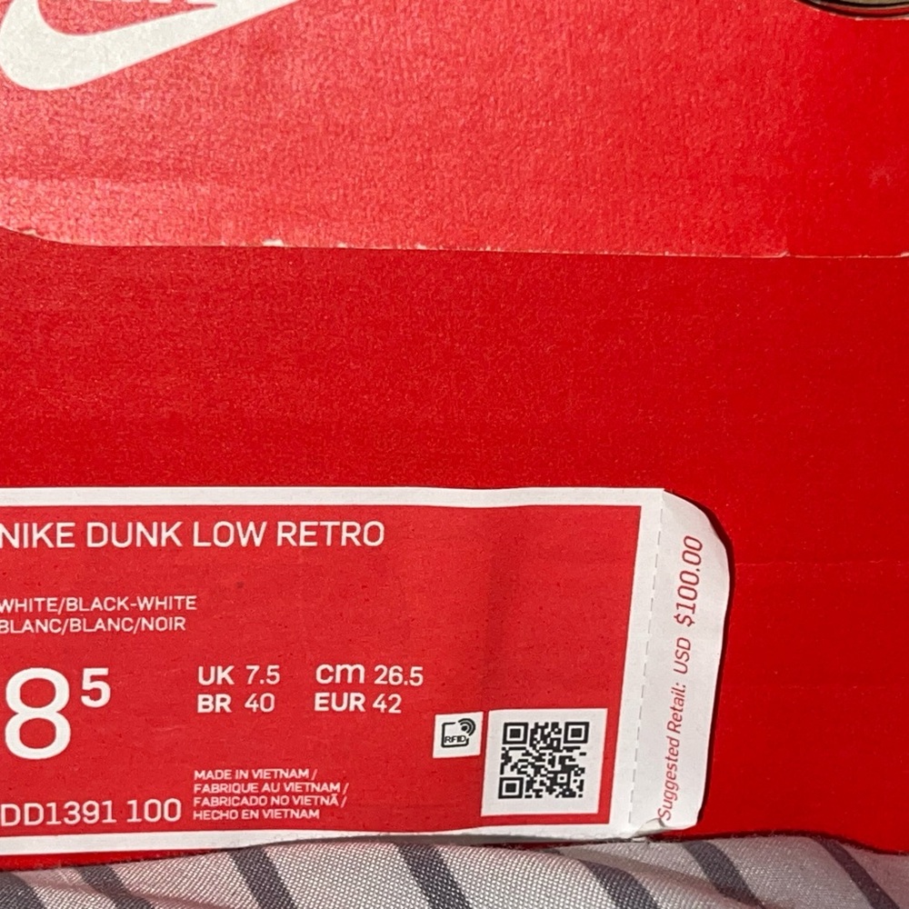 Nike dunk lows Black and White Sneakers size 8.5 men’s used comes with og box - Picture 8 of 10